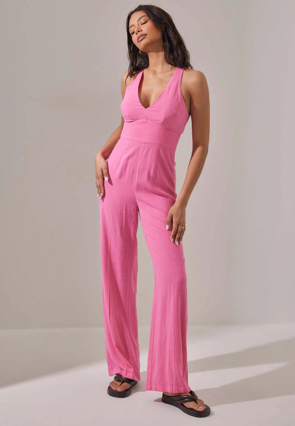 Curated Styles Jumpsuit med öppen rygg - Pink