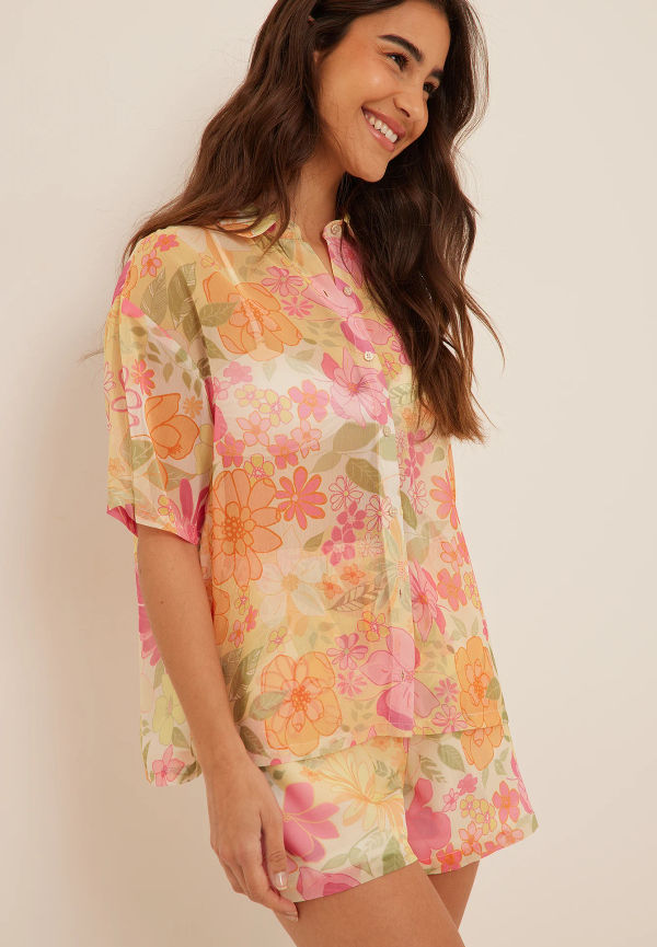 Dani Pavlica x NA-KD Oversized skjorta med kort ärm - Flower