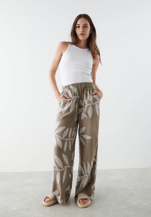 Disa trousers