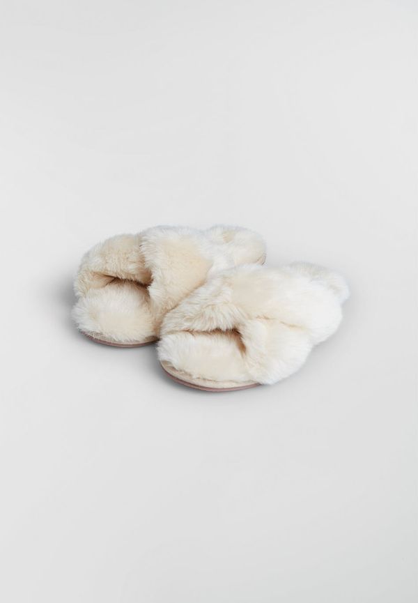 Faux fur slippers