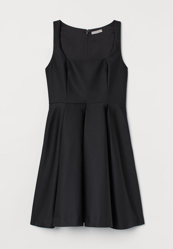 H & M - Klänning med klockad kjol - Svart