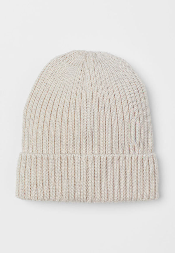 H & M - Ribbstickad mössa i ull - Beige