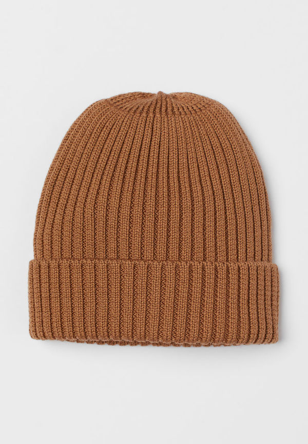 H & M - Ribbstickad mössa i ull - Beige