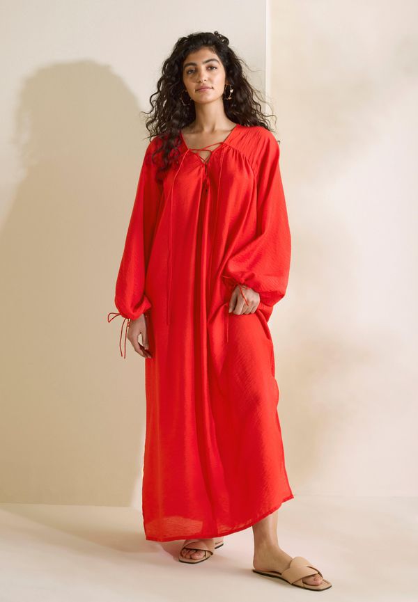 Kaftan med snörning – Curated by Elsa & Sofia
