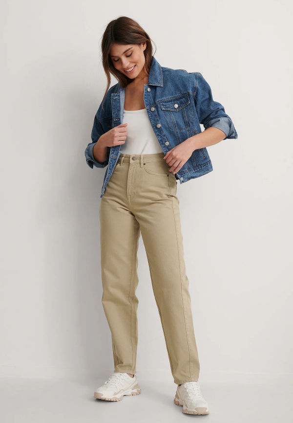 NA-KD Reborn Ekologiska jeans med lös passform - Beige