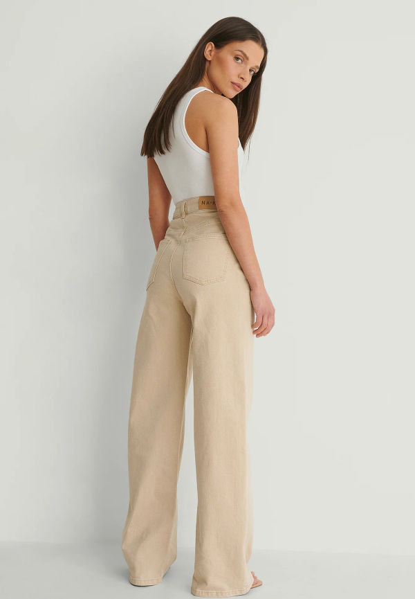 NA-KD Trend Ekologiska denim med vida ben och hög midja - Beige