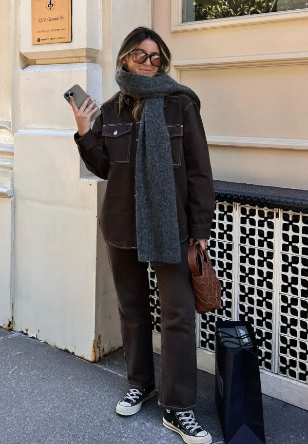 NA-KD Trend Ekologiska raka jeans med kontrastsöm - Brown