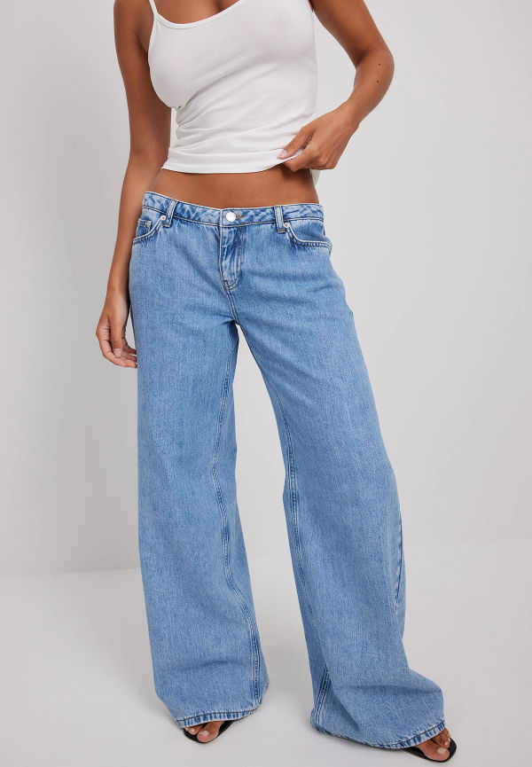 NA-KD Trend Mjuka fasta vida jeans med låg midja - Blue