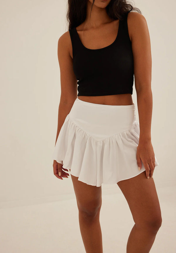 NA-KD Trend V-shaped Flowy Mini Satin Skirt - White