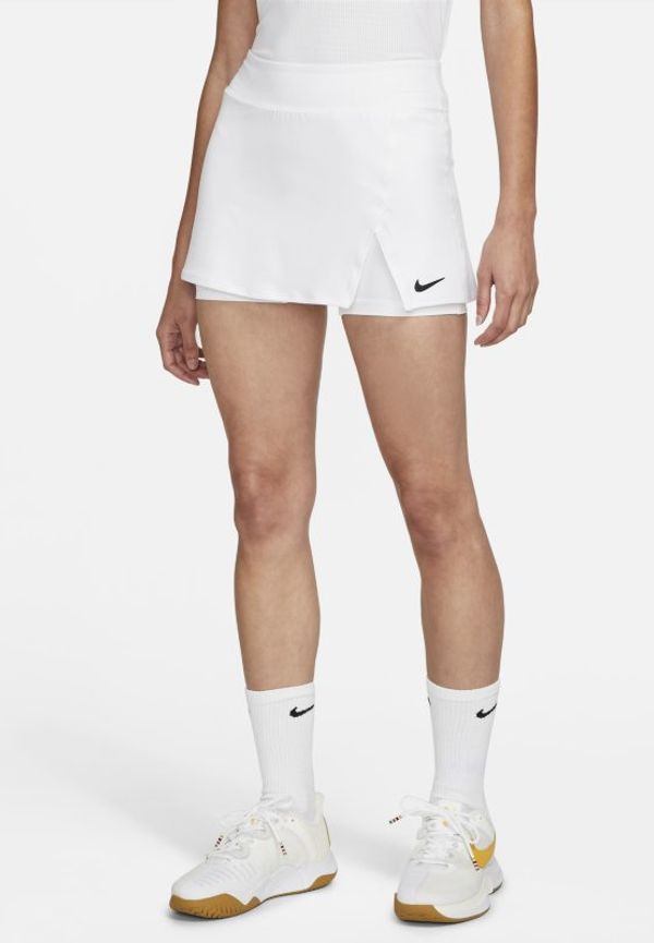 NikeCourt Dri-FIT Victory tenniskjol för kvinnor - Vit