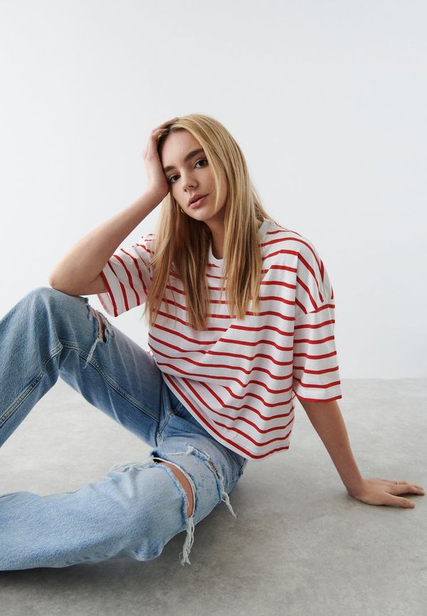 Nina tee