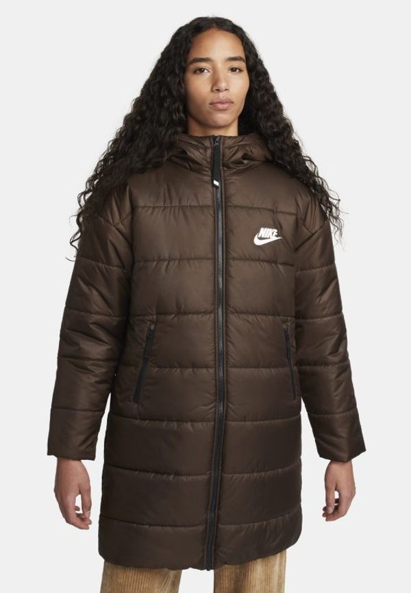 Parkas med huva och syntetfoder Nike Sportswear Therma-FIT Repel för kvinnor - Brun