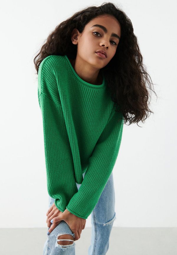 Y knitted summer sweater