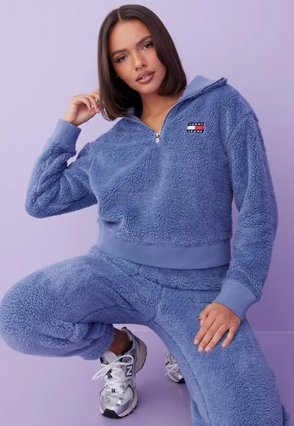 Tommy Jeans Tjw Bxy Plush Badge Quarter Zip Sweatshirts Purple