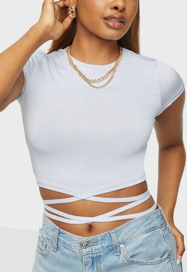 NLY Trend Perfect Cropped Tie Top Crop tops Ljus Blå