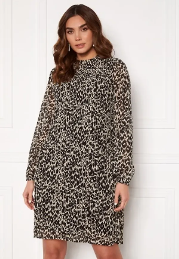 Sisters Point Vaida Dress 206 Bamboo/Leo M