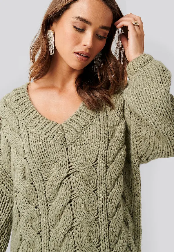 NA-KD Trend Wool Blend V-Neck Heavy Knitted Cable Sweater - Green
