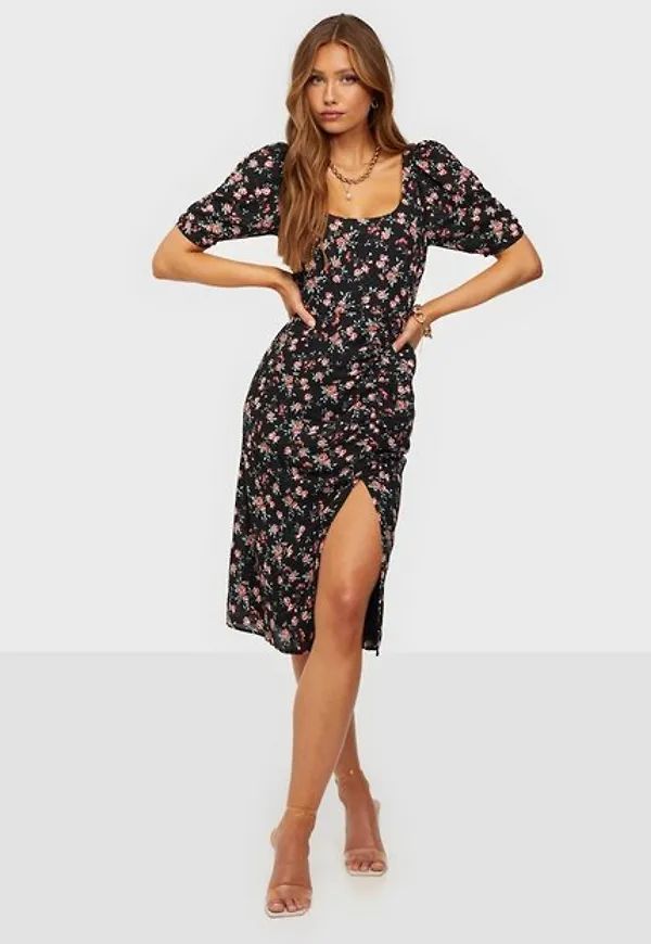 NLY Trend Show Me Love Dress Fodralklänningar