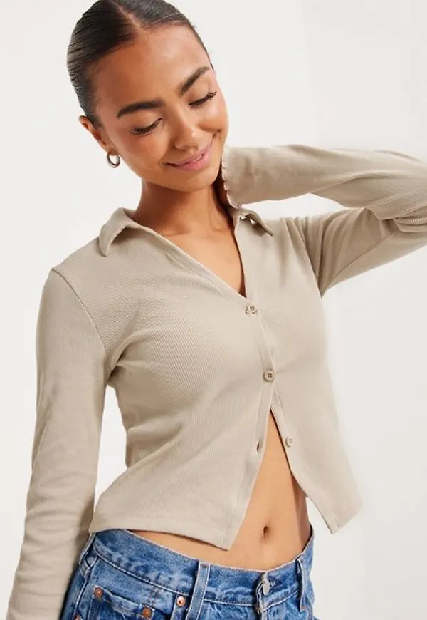 NLY Trend Effortless Button Top Långärmade toppar Beige