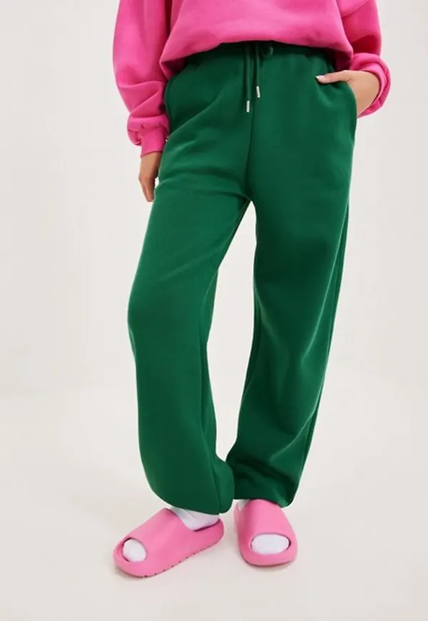 NLY Trend Perfect Slouchy Sweat Pants Byxor Dark Green
