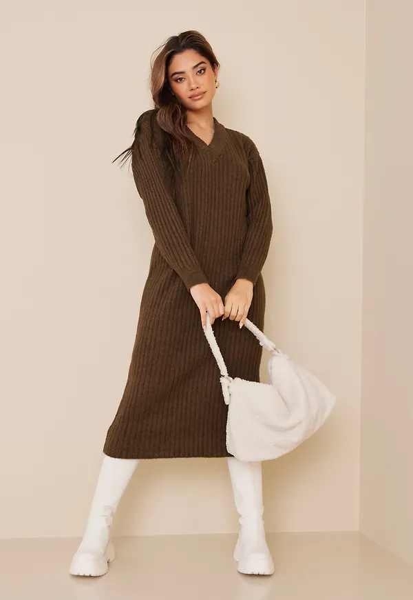 Pieces - Långärmade klänningar - Mustang - Pcsilla Ls Midi V-Neck Knit Dress D - Klänningar - Long dresses