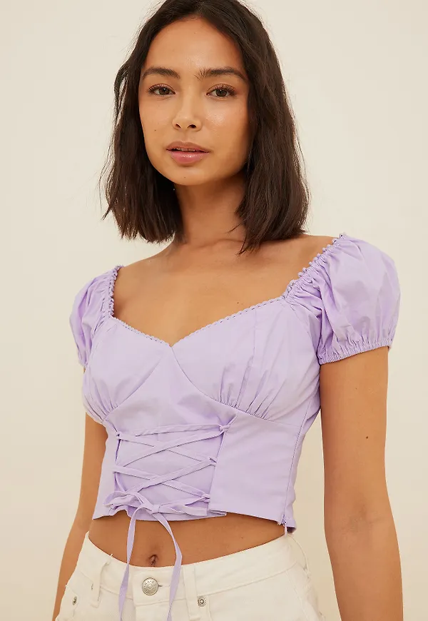 Misslisibell x NA-KD Topp med puffärmar och snörningsdetalj - Purple