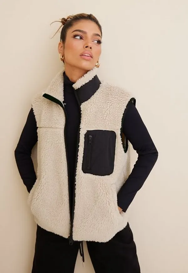 Vero Moda Vmcille Short Teddy Waistcoat Boos Västar Oatmeal Black Contrast