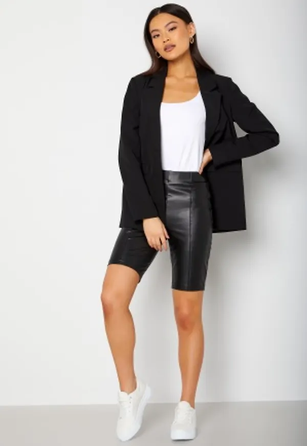 ONLY Kaktus Faux Leather Birker Shorts Black L