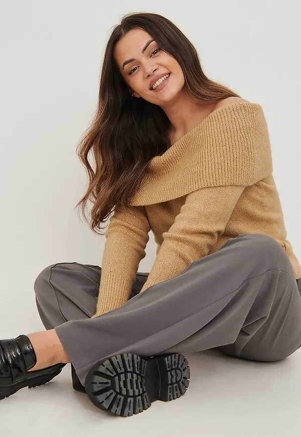 NA-KD Stickad vikt off-shoulder tröja - Beige
