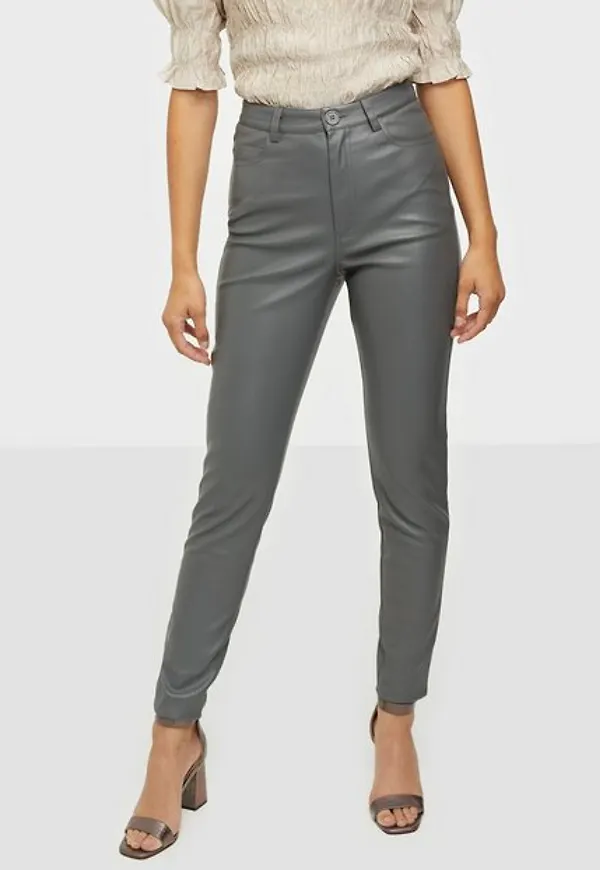 NLY Trend Division PU Pants Byxor Grå