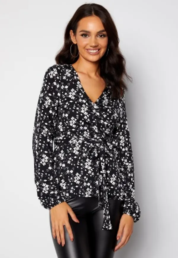 Happy Holly Amanda puff sleeve wrap top Black / Floral 52/54