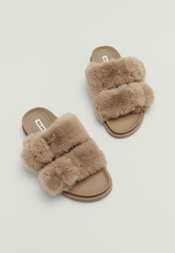 NA-KD Shoes Fluffiga sandaler med spänne - Beige