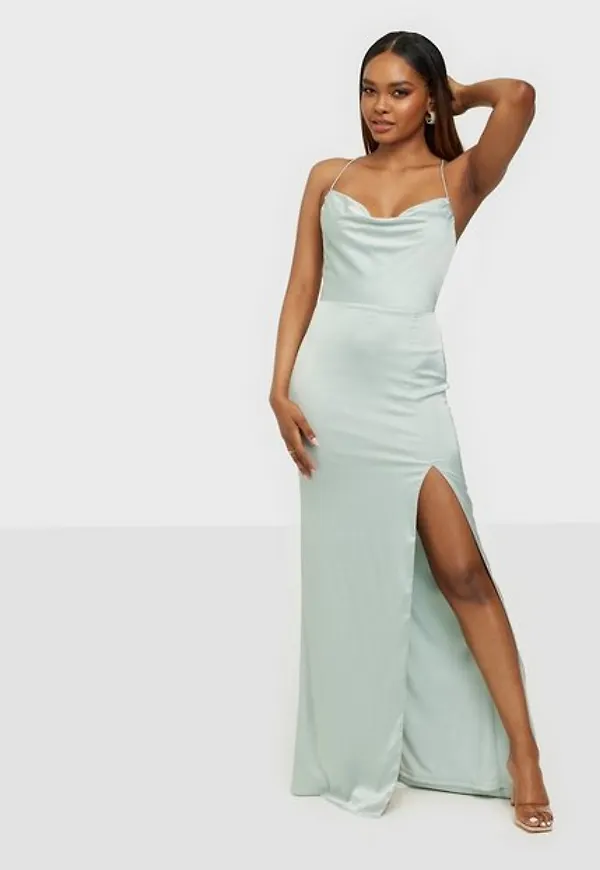 NLY Eve Waterfall Slit Gown Fodralklänningar