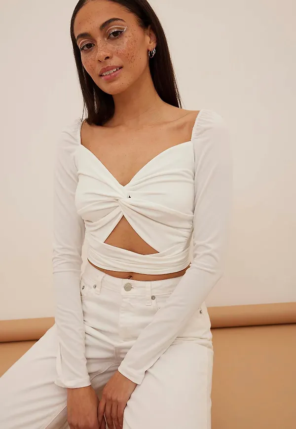 NA-KD Party Topp med knytdetalj - Offwhite