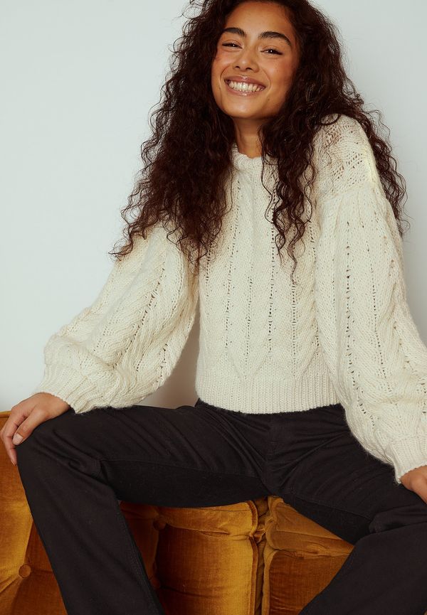 Curated Styles Stickad tröja med fiskbensdetalj - Offwhite
