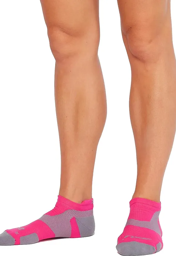 2XU Vectr Light Cushion No Show Sock Magenta/Light Grey