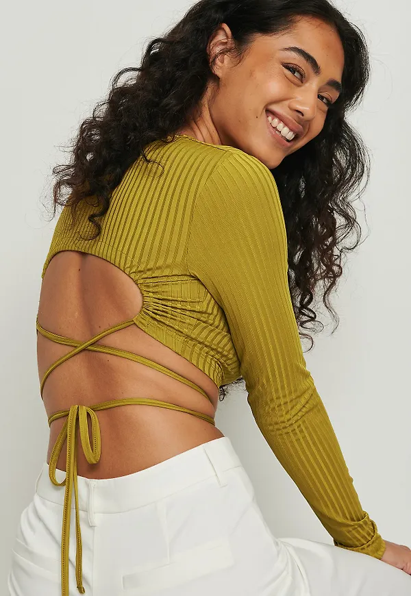 NA-KD Trend Recycled ribbad topp med omlottband - Green