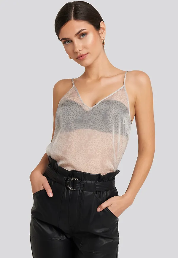 NA-KD Party Rynkad blus med leopardmönster - Grey,Multicolor