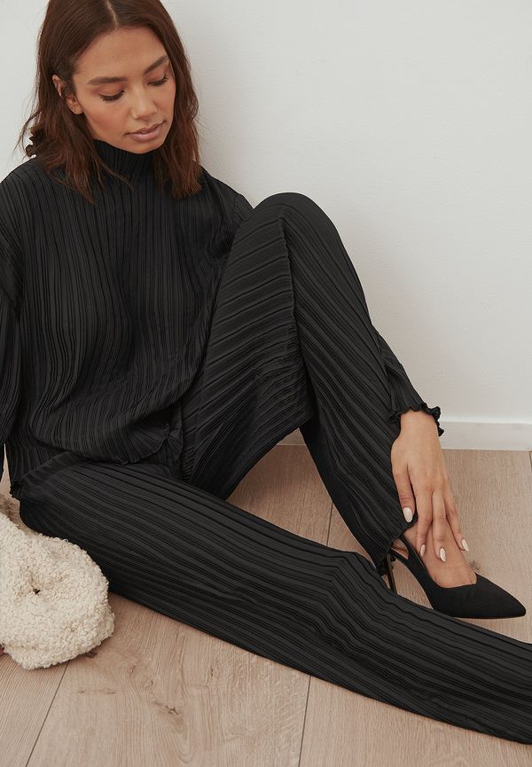 Curated Styles Plisserade byxor - Black