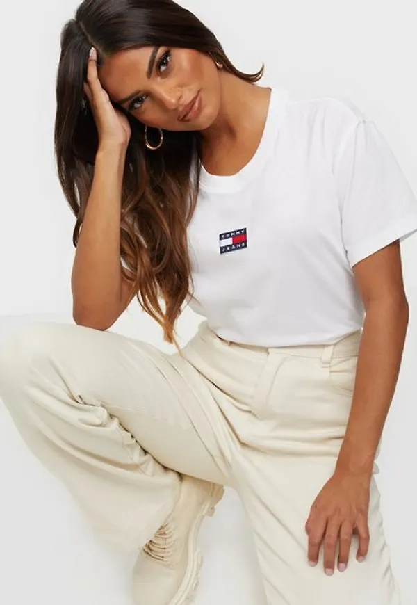 Tommy Jeans Tjw Tommy Center Badge Tee T-shirts Vit