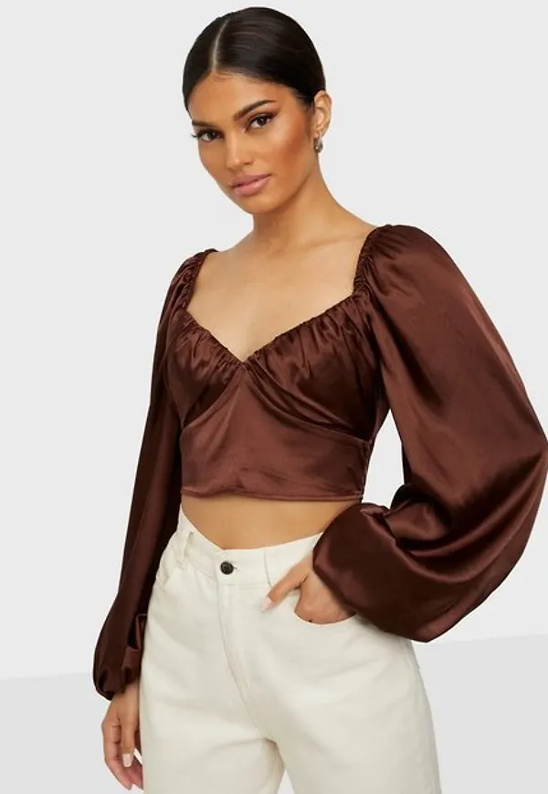 NLY Trend Ruched Up Blouse Festblusar Brun