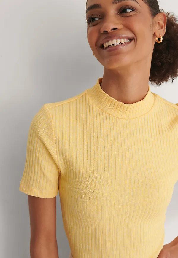 NA-KD Basic Kortärmad Topp Med Rund Hals - Yellow