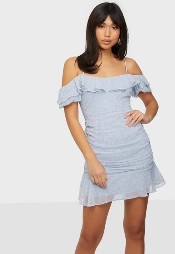 NLY Trend Singoalla Flounce Dress Fodralklänningar