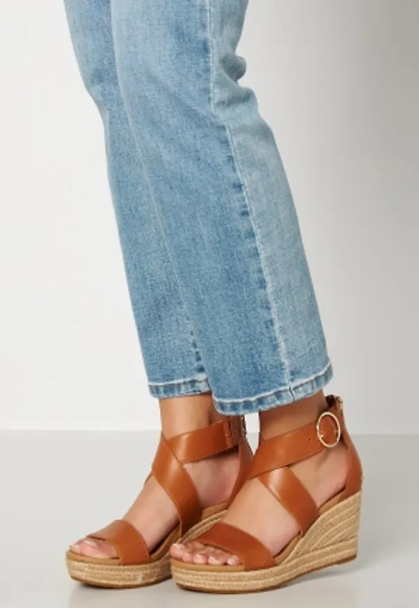 UGG Hylda Wedges Tan LTH 41