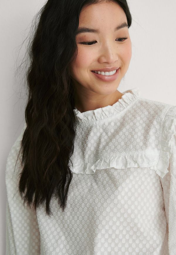 NA-KD Boho Dobbyblus Med Hög Hals - White