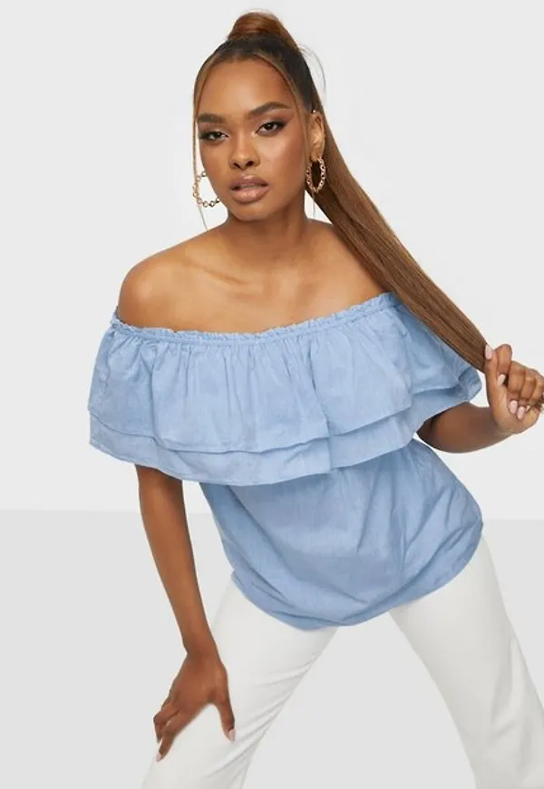 Neo Noir Austin Chambray Top Off shoulder toppar