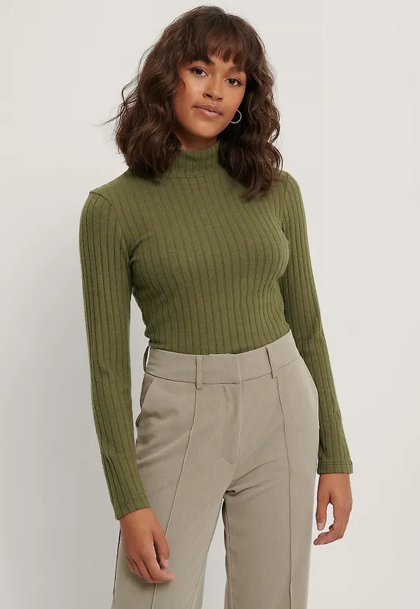 NA-KD Basic Recycled mjuk, ribbad långärmad med rund halsringning - Green