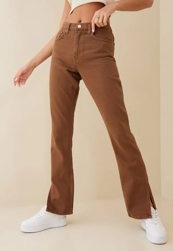 NLY Trend Cheeky Fit Slit Denim Straight Brun