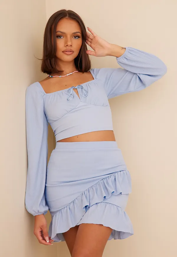 NLY Trend - Crop tops - Ljus Blå - Tie Cropped LS Top - Toppar