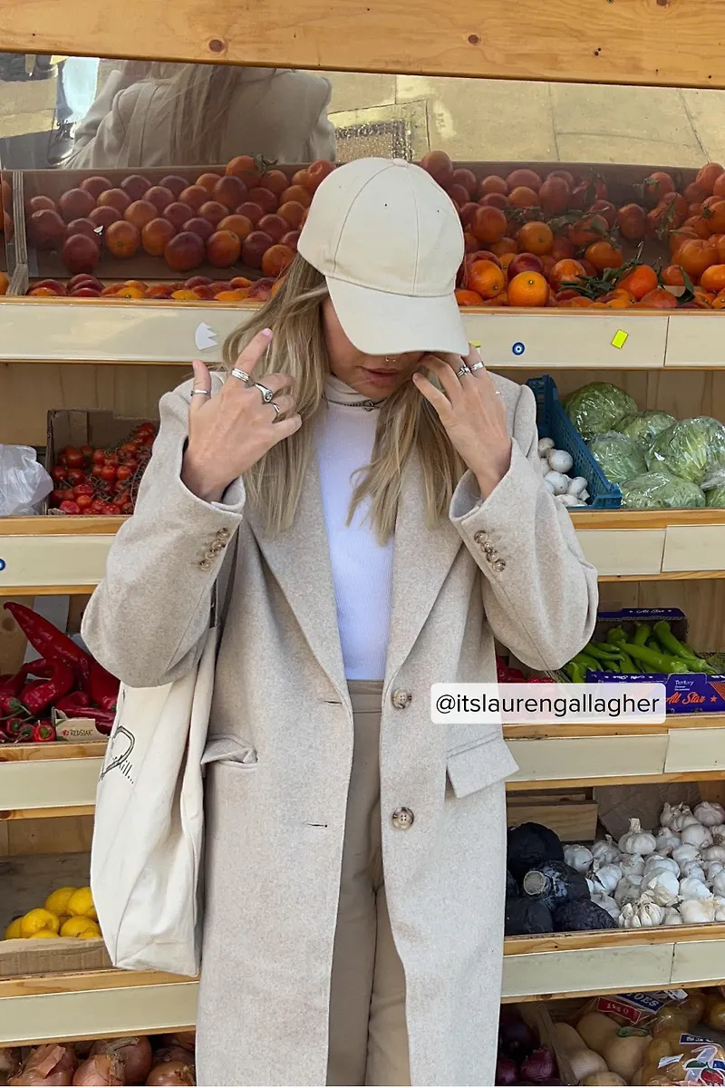 Amalie Star x NA-KD Lång formsydd kappa - Beige